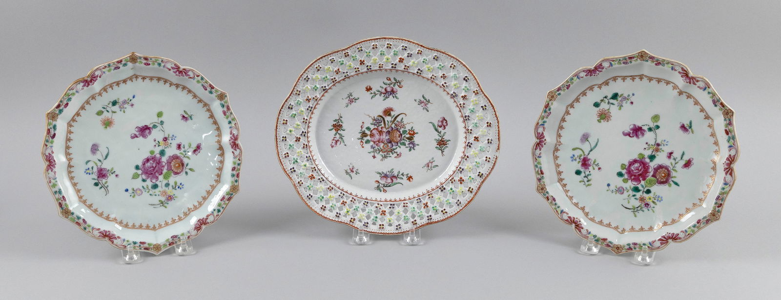 THREE PIECES OF CHINESE EXPORT FAMILLE ROSE PORCELAIN 18th Century Plate diameters 8.75". Platter (1 of 1)