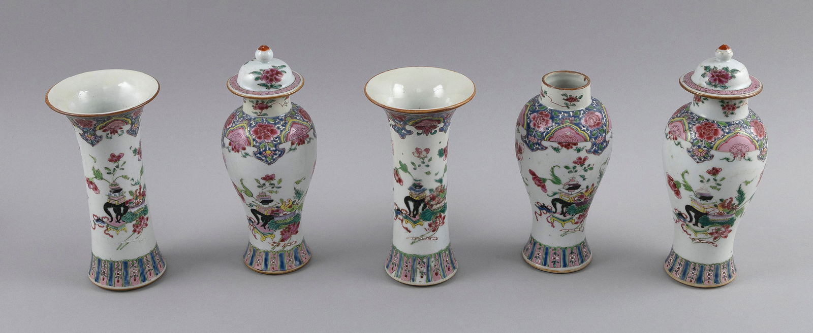 CHINESE EXPORT FAMILLE ROSE PORCELAIN FIVE-PIECE MANTEL GARNITURE Early 19th Century Heights 7.25" (1 of 1)