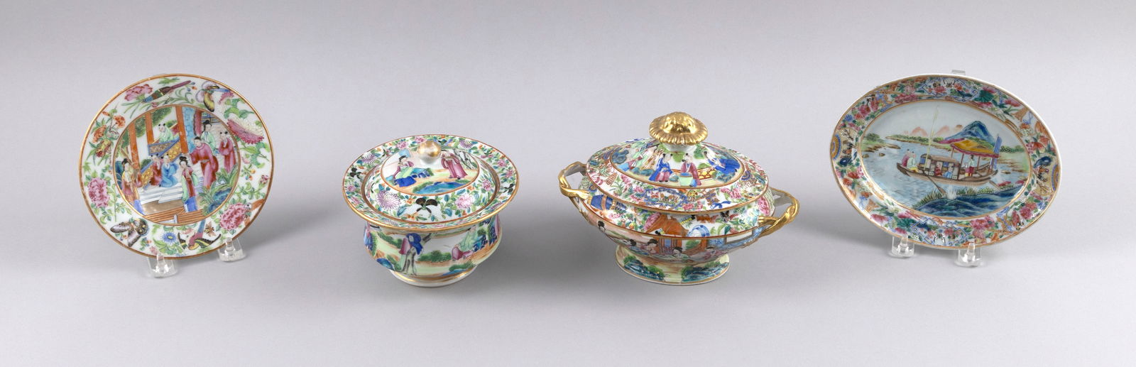 FOUR PIECES OF CHINESE EXPORT PORCELAIN First Half of the 19th Century Heights 5" and 6.25".: FOUR PIECES OF CHINESE EXPORT PORCELAINFirst Half of the 19th CenturyA covered sugar bowl with undertray and an oval sauce tureen with undertray. All with Mandarin decoration.Heights 5" and 6.25".