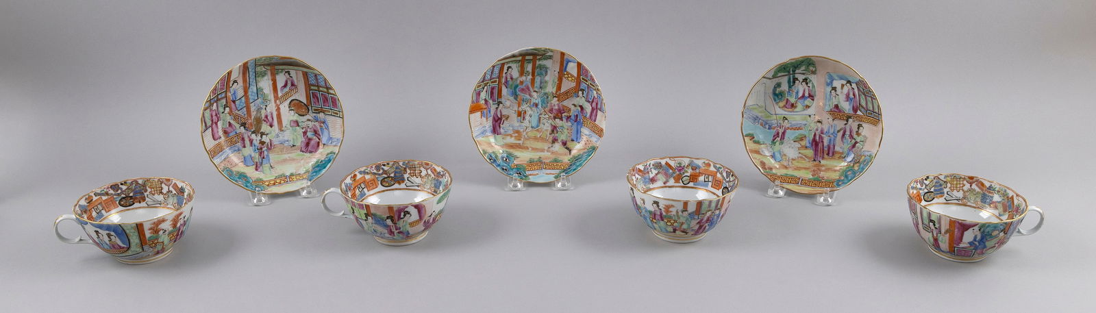 SEVEN PIECES OF CHINESE EXPORT PORCELAIN Early 19th Century Saucer diameters 6.5". (1 of 1)