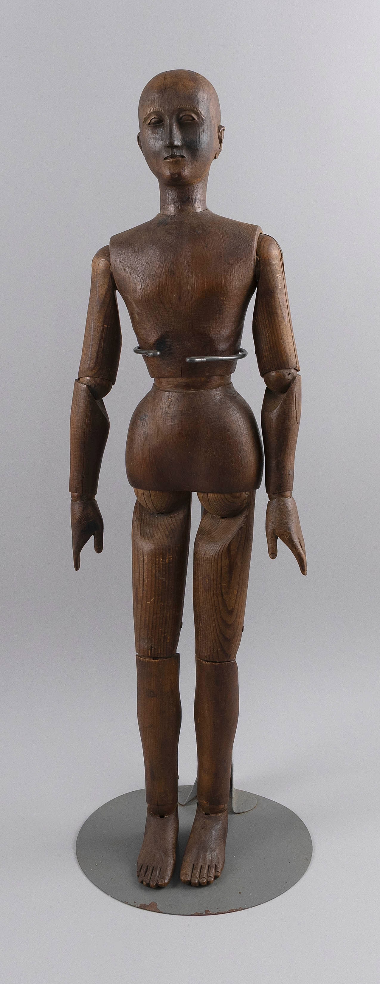 CARVED WOODEN ARTIST'S LAY FIGURE MODEL Late 19th/Early 20th Century Height 25.5".: CARVED WOODEN ARTIST'S LAY FIGURE MODELLate 19th/Early 20th CenturyPossibly French. Particularly well-carved face and torso. Fully articulated.Height 25.5". Provenance:The Collection of William Bop