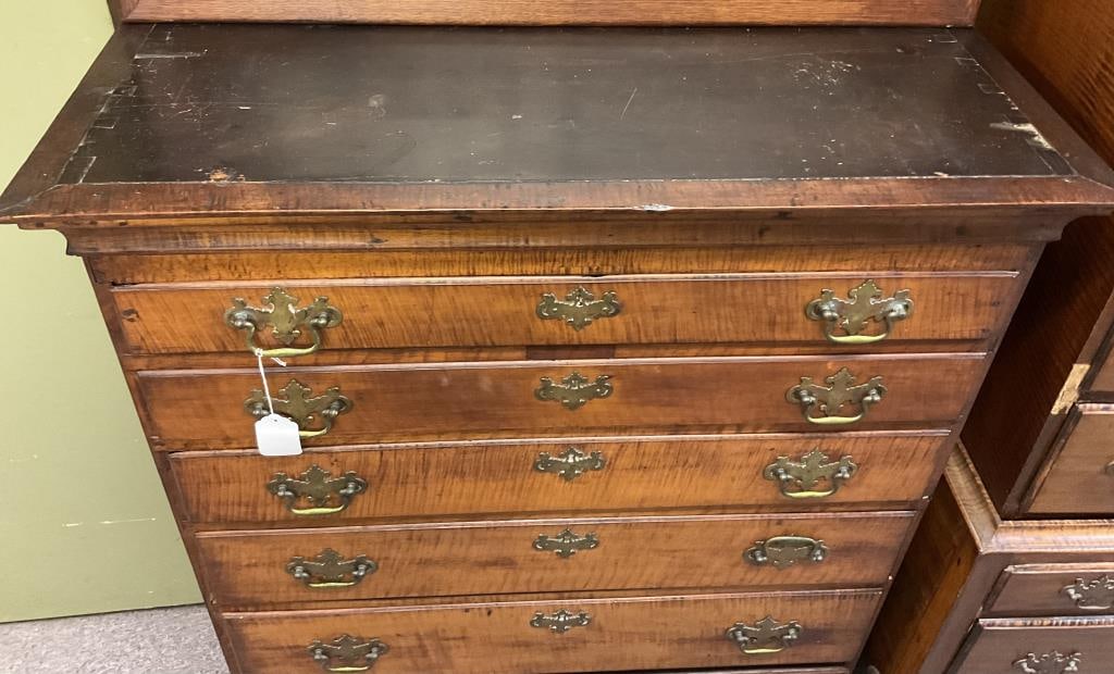 CHIPPENDALE TIGER MAPLE TALL CHEST Circa 1790 Height 50". Width 39". Depth 19". - 3