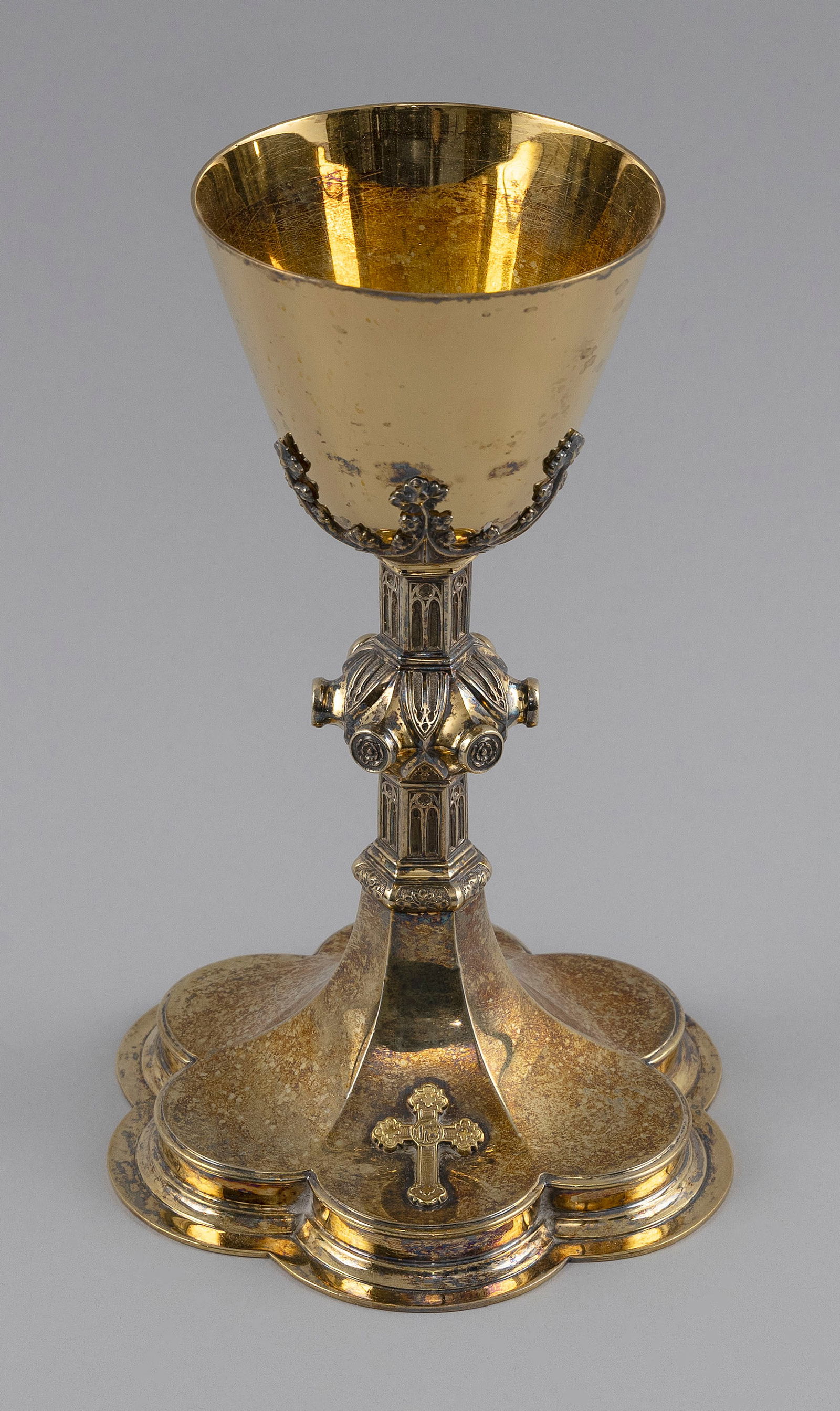 GORHAM STERLING SILVER COMMUNION CHALICE AND A PORTABLE COMMUNION SET BY INTERNATIONAL Early 20th: GORHAM STERLING SILVER COMMUNION CHALICE AND A PORTABLE COMMUNION SET BY INTERNATIONALEarly 20th Century1) Gold-washed chalice in a Gothic design. Marked for Gorham and numbered 4389. Presentation ins