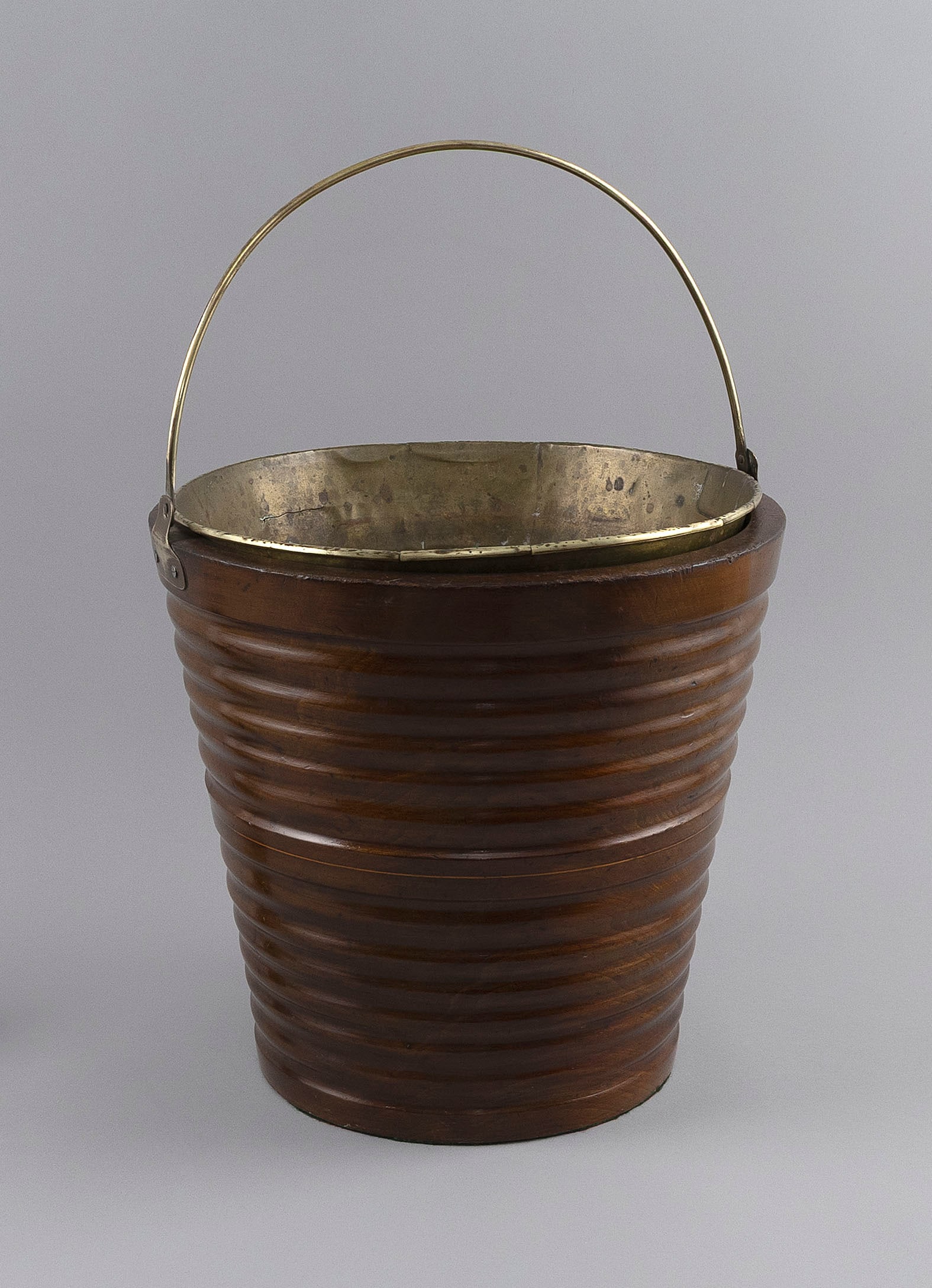 IRISH MAHOGANY PEAT BUCKET 19th Century Height 11". (1 of 1)