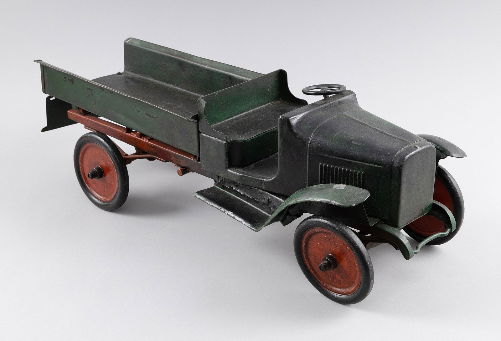 BUDDY L PRESSED STEEL DUMP TRUCK Illinois, Circa 1930 Length 23". (1 of 1)