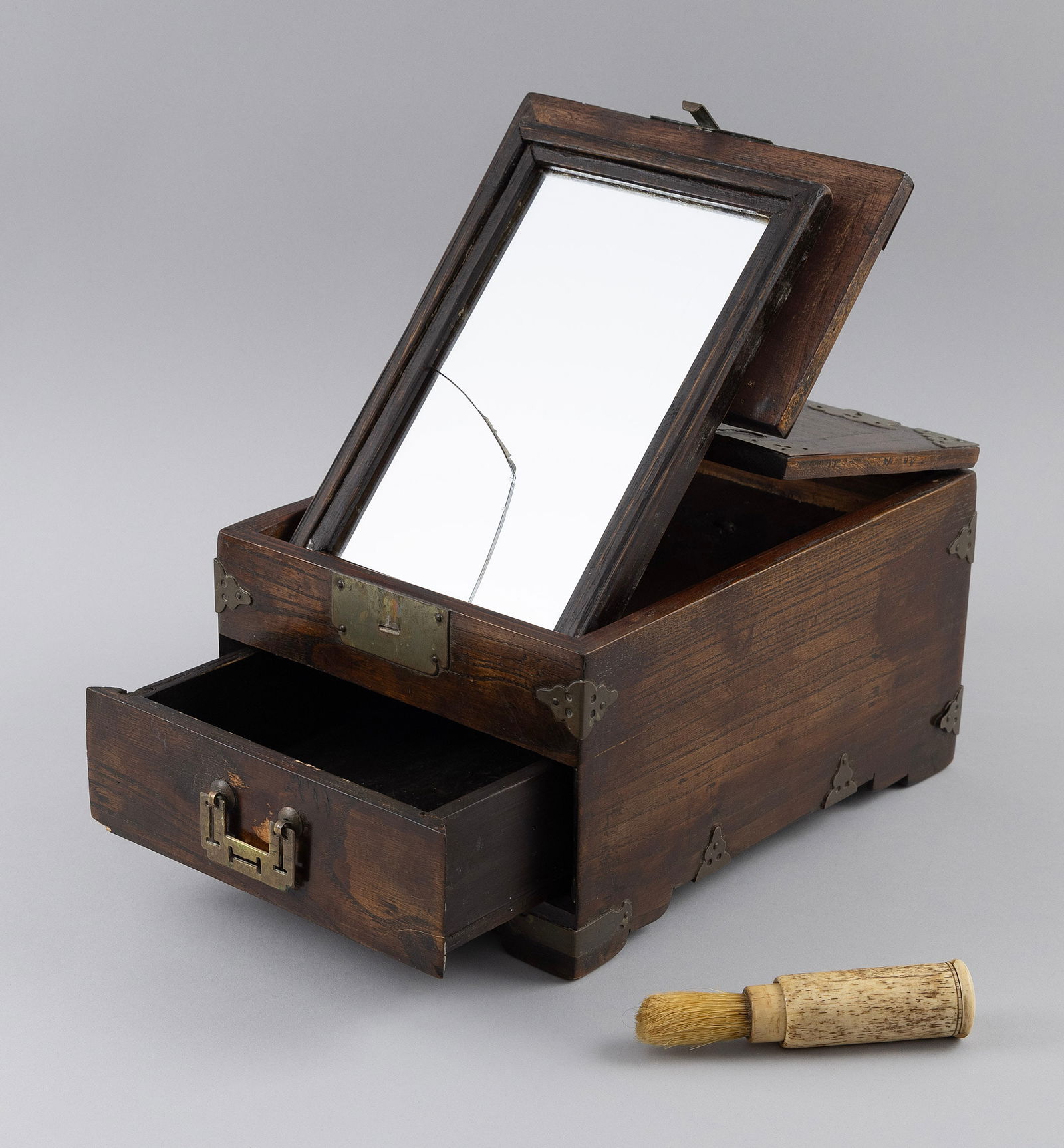 SEA CAPTAIN'S SHAVING BOX England, 19th Century Height 5.5". Width 10.5". Depth 7.5". (1 of 1)