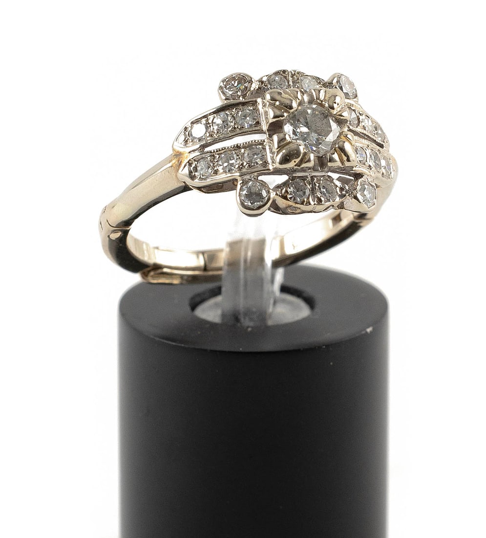 14KT WHITE GOLD AND DIAMOND RING (1 of 1)