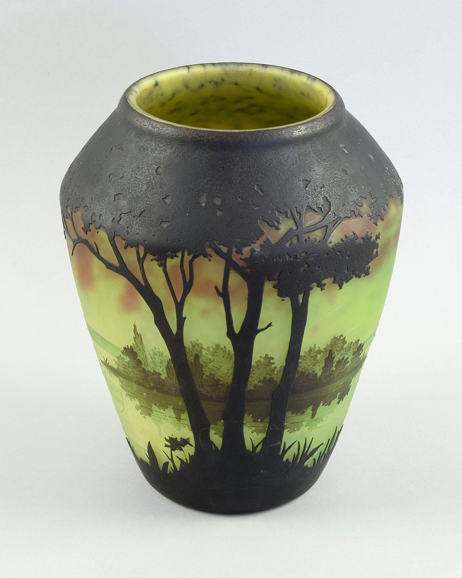 DAUM NANCY CAMEO GLASS VASE Early 20th Century Height 7.75". (1 of 6)