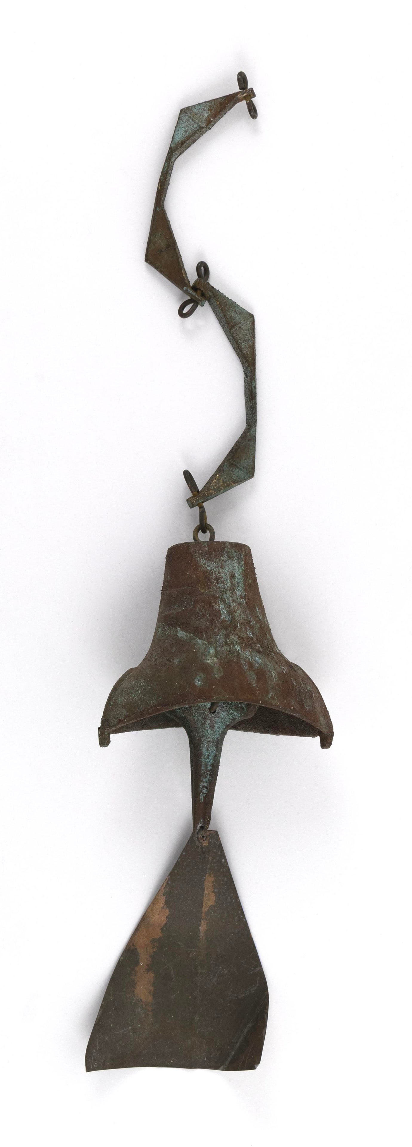 PAOLO SOLERI (Arizona/Italy, 1919-2013), Bronze wind bell., Length 13".: PAOLO SOLERIArizona/Italy, 1919-2013Bronze wind bell. Length 13".