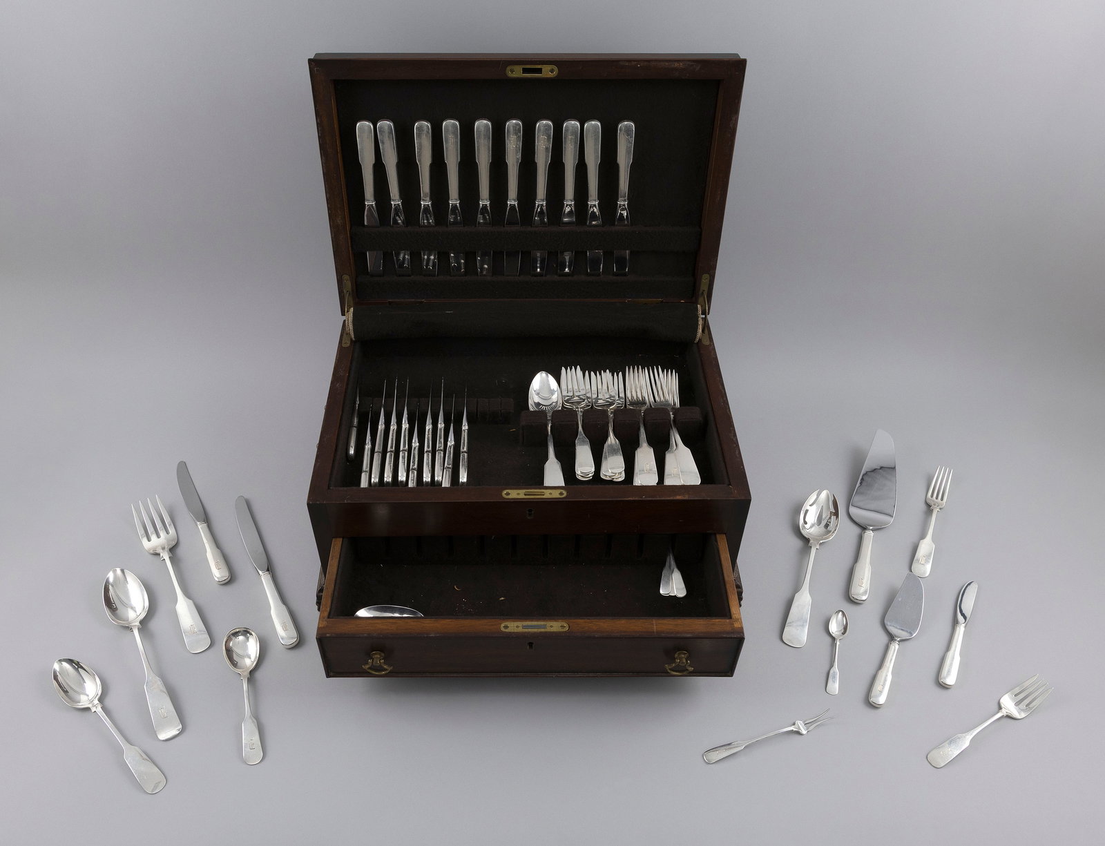 GORHAM "OLD ENGLISH TIPT" STERLING SILVER FLATWARE Providence, Rhode Island, Mid-20th Century (1 of 2)