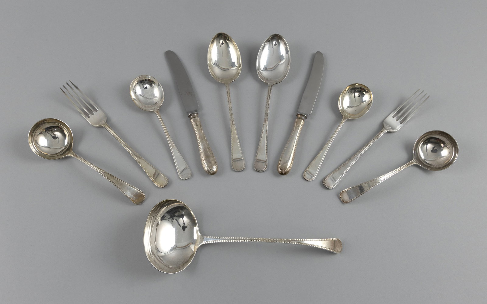 GARRARD CO. LTD. STERLING SILVER FLATWARE England, Late 20th Century Approx. 41.6 troy oz. weighable (1 of 3)