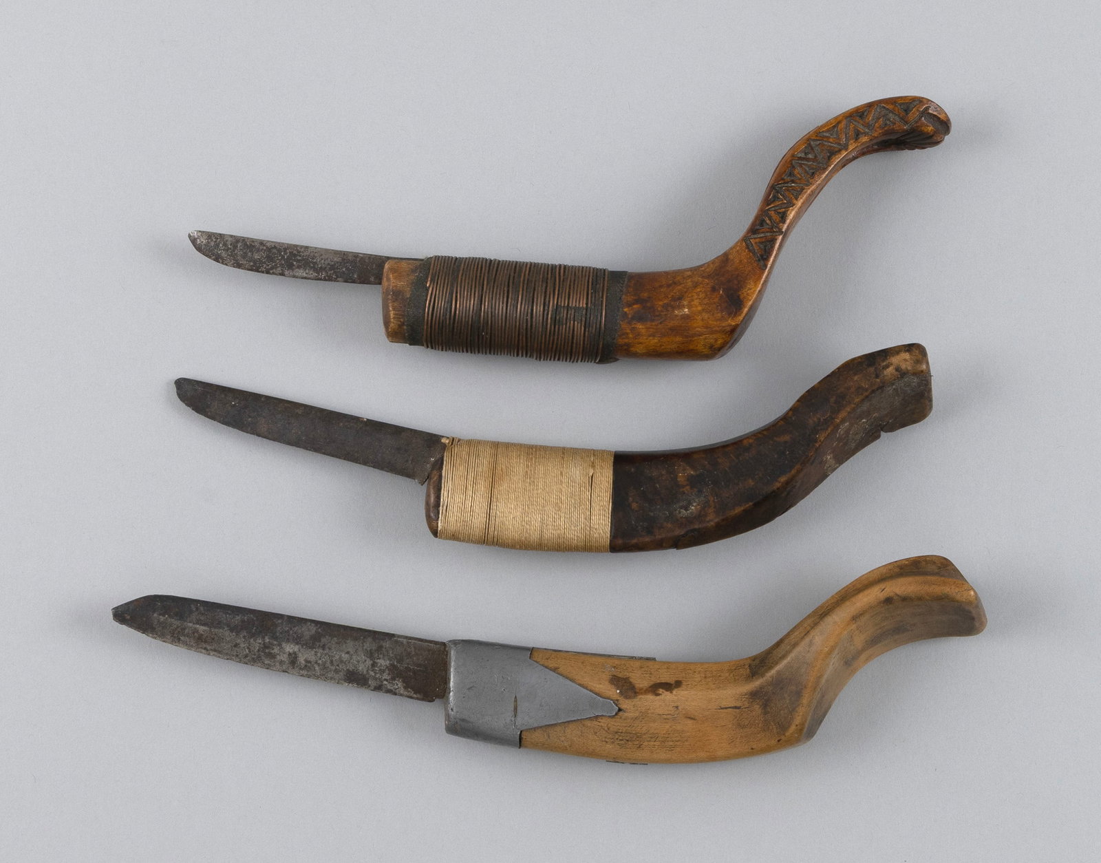 THREE NATIVE AMERICAN CROOKED KNIVES 19th Century Lengths from 8" to 9". (1 of 3)