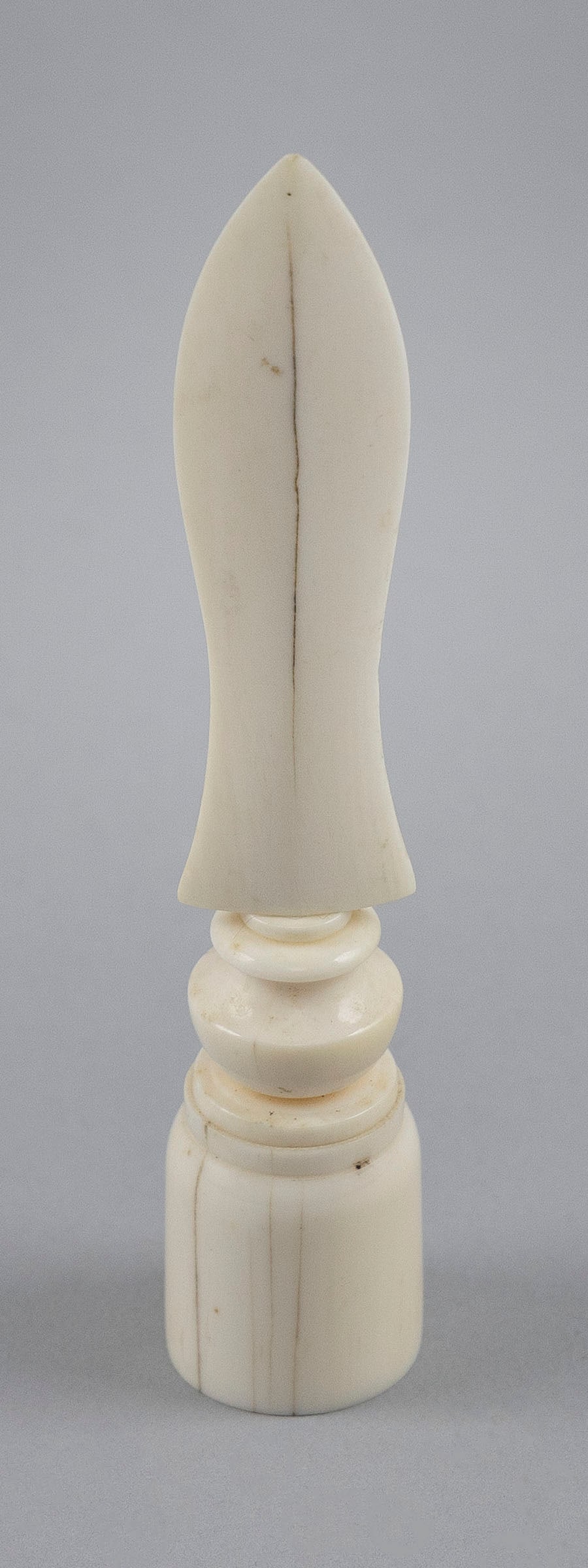 TURNED IVORY PICKWICK Late 19th Century Length 4". (1 of 5)