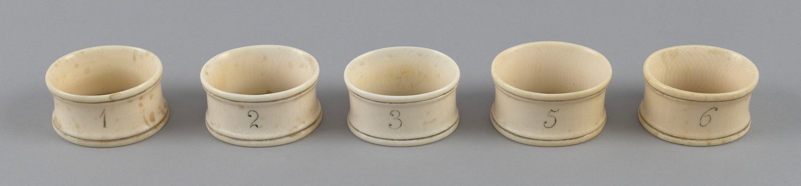 SET OF FIVE TURNED BONE NAPKIN RINGS 19th Century Heights 1.25". (1 of 3)