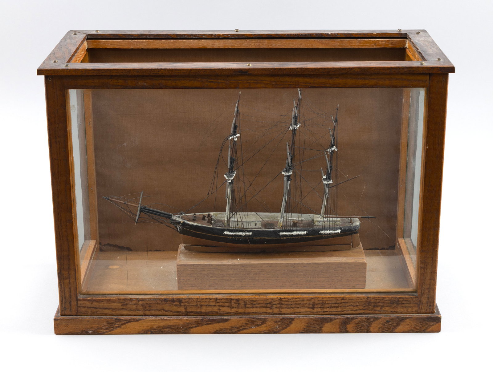 CASED MODEL OF THE CLIPPER SHIP "GALATEA" 20th Century Case height 12". Length 17". Width 8".: CASED MODEL OF THE CLIPPER SHIP "GALATEA" 20th Century Captained by George Blunt Wendell in the 1860s, the Galatea hauled guano from Peru and the Chincha Islands. Case height 12". Length 17". Width 8"