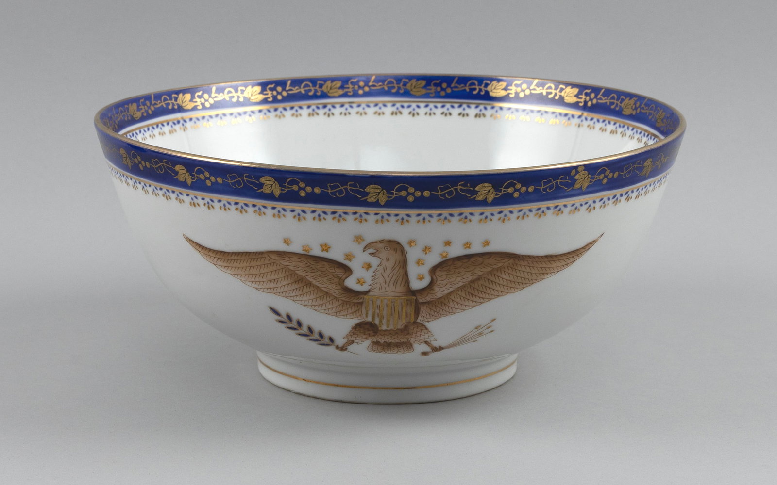 CHINESE EXPORT-STYLE PORCELAIN BOWL WITH FEDERAL EAGLE Late 20th Century Height 4.5". Diameter 10". (1 of 3)