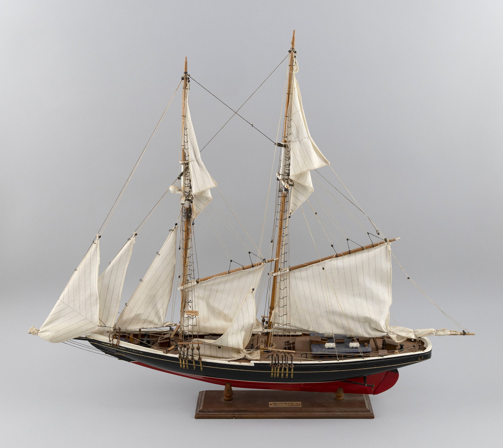 MODEL OF THE GRAND BANKS FISHING SCHOONER "BLUENOSE" Innovac, Ste-Foy, Quebec, Canada, Circa 1963 (1 of 3)