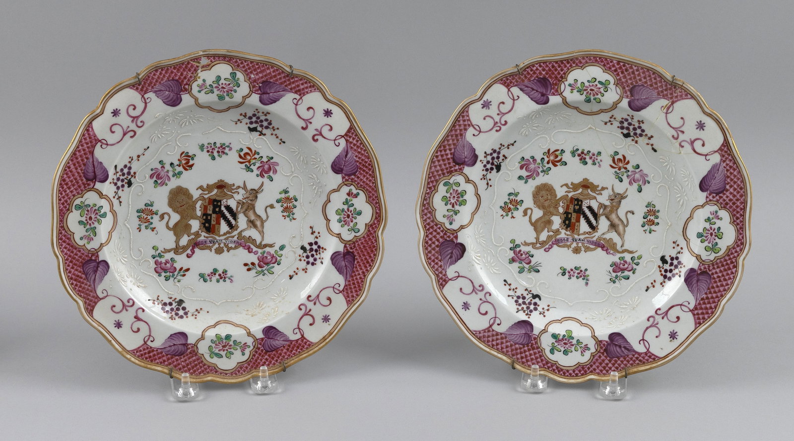 PAIR OF SAMSON PORCELAIN PLATES Paris, 19th Century Diameters 9.25". (1 of 3)