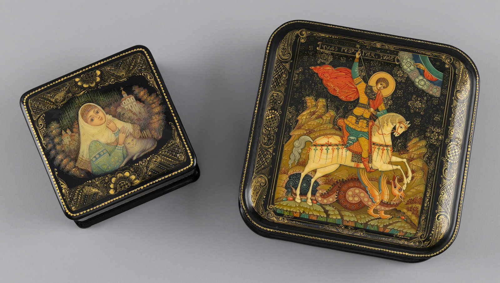 TWO RUSSIAN LACQUER BOXES 20th Century (1 of 7)