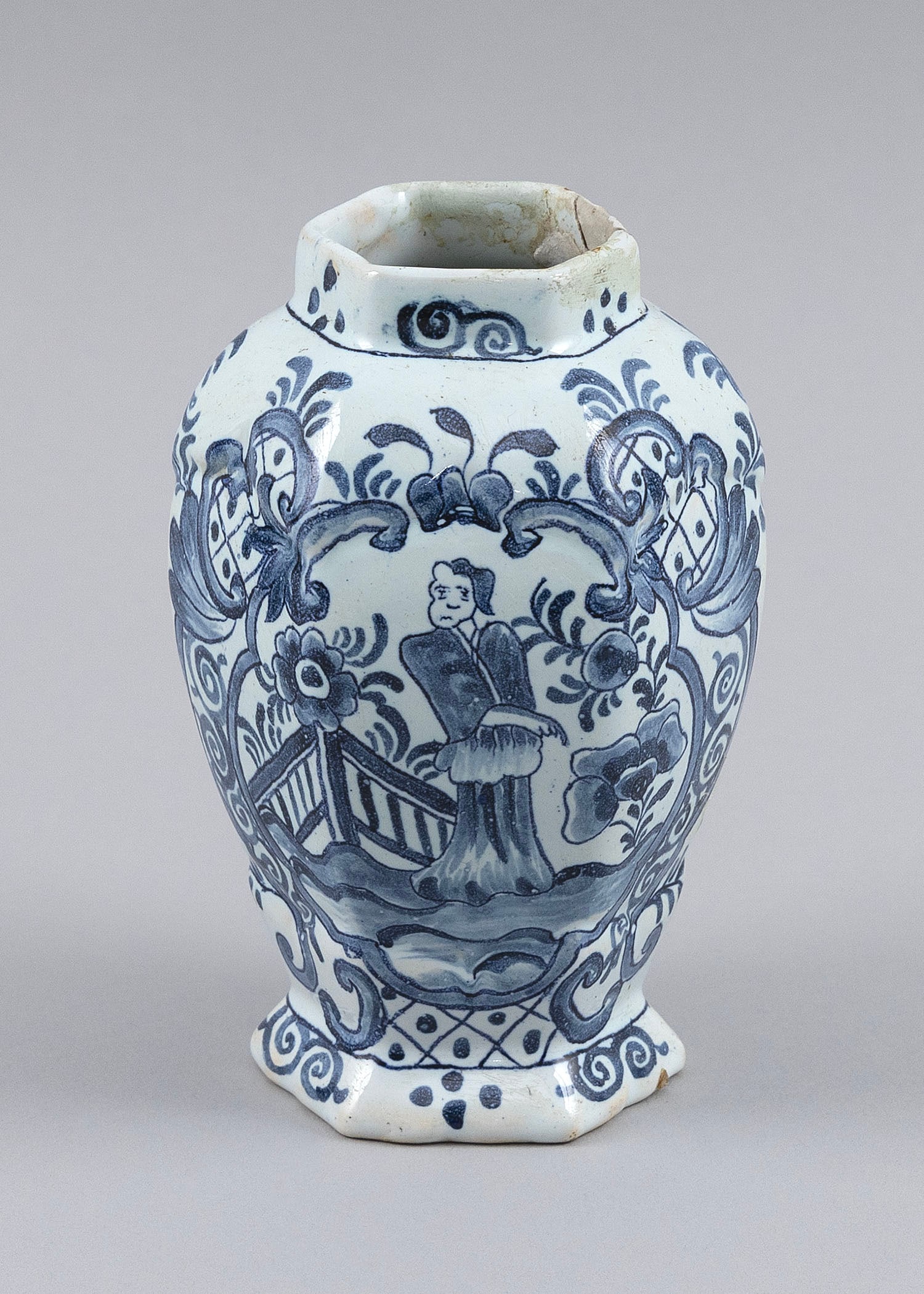SMALL DELFT BLUE AND WHITE VASE 18th Century Height 5.25". (1 of 7)