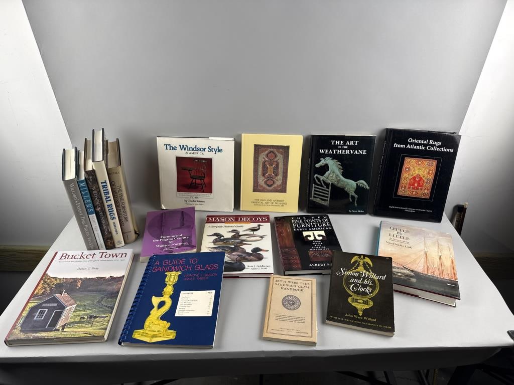 SEVENTEEN REFERENCE BOOKS ON ANTIQUES AND COLLECTIBLES Contemporary Most 11" x 10". (1 of 1)