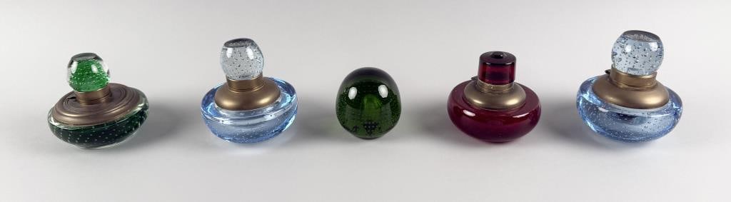 FOUR CONTROLLED BUBBLE GLASS INKWELLS AND A PAPERWEIGHT 19th/20th Century Heights from 3" to 4.5". (1 of 3)