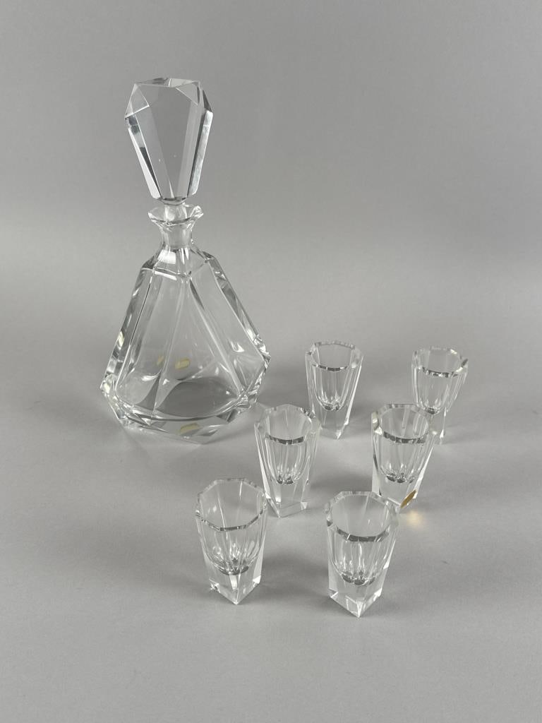 FACETED CRYSTAL DECANTER AND CORDIAL SET 20th Century (1 of 6)