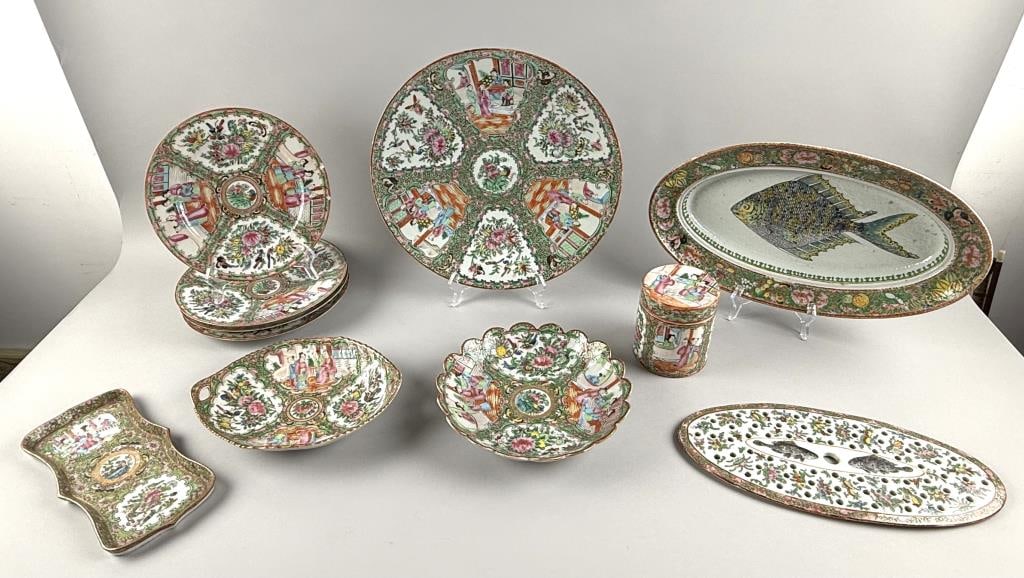 COLLECTION OF CHINESE EXPORT ROSE MEDALLION PORCELAIN 19th/20th Century (1 of 4)