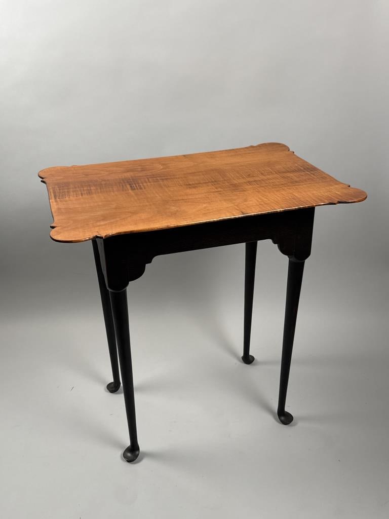 D.R. DIMES END TABLE New Hampshire, 20th Century Height 26". Top 26" x 18". (1 of 1)