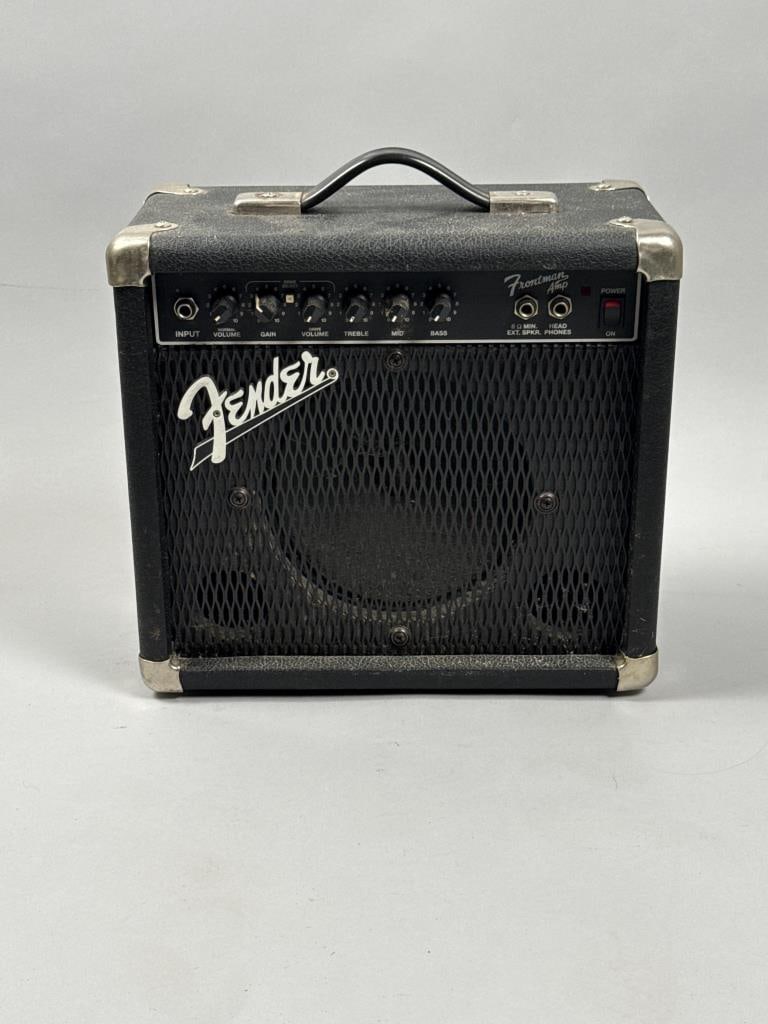 FENDER FRONTMAN AMPLIFIER Contemporary (1 of 2)