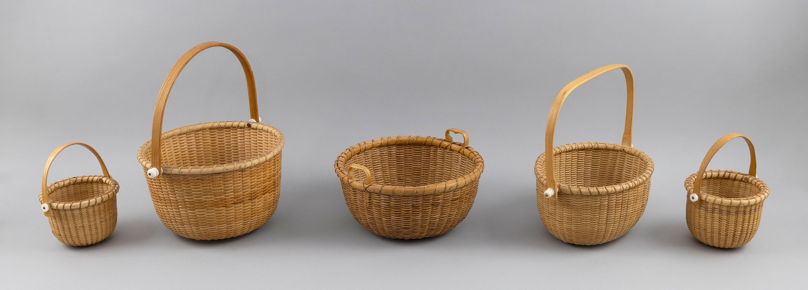 FIVE NANTUCKET BASKETS Contemporary Heights from 3.5" to 6". (1 of 5)