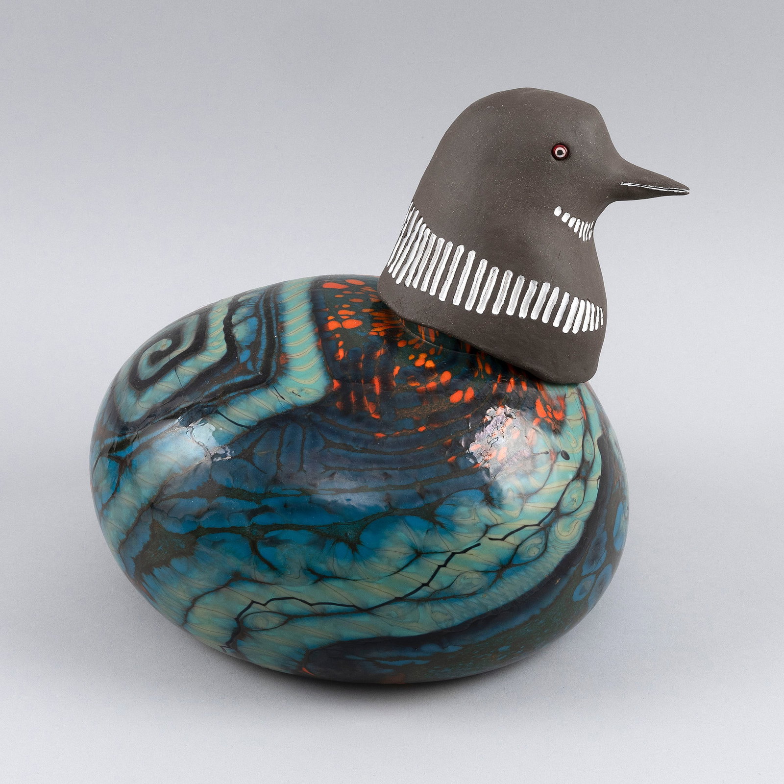 TONY JOJOLA (NEW MEXICO, 1958-) HAND-BLOWN ART GLASS VASE Isleta Pueblo, Circa 2002 Vase height 7". (1 of 8)