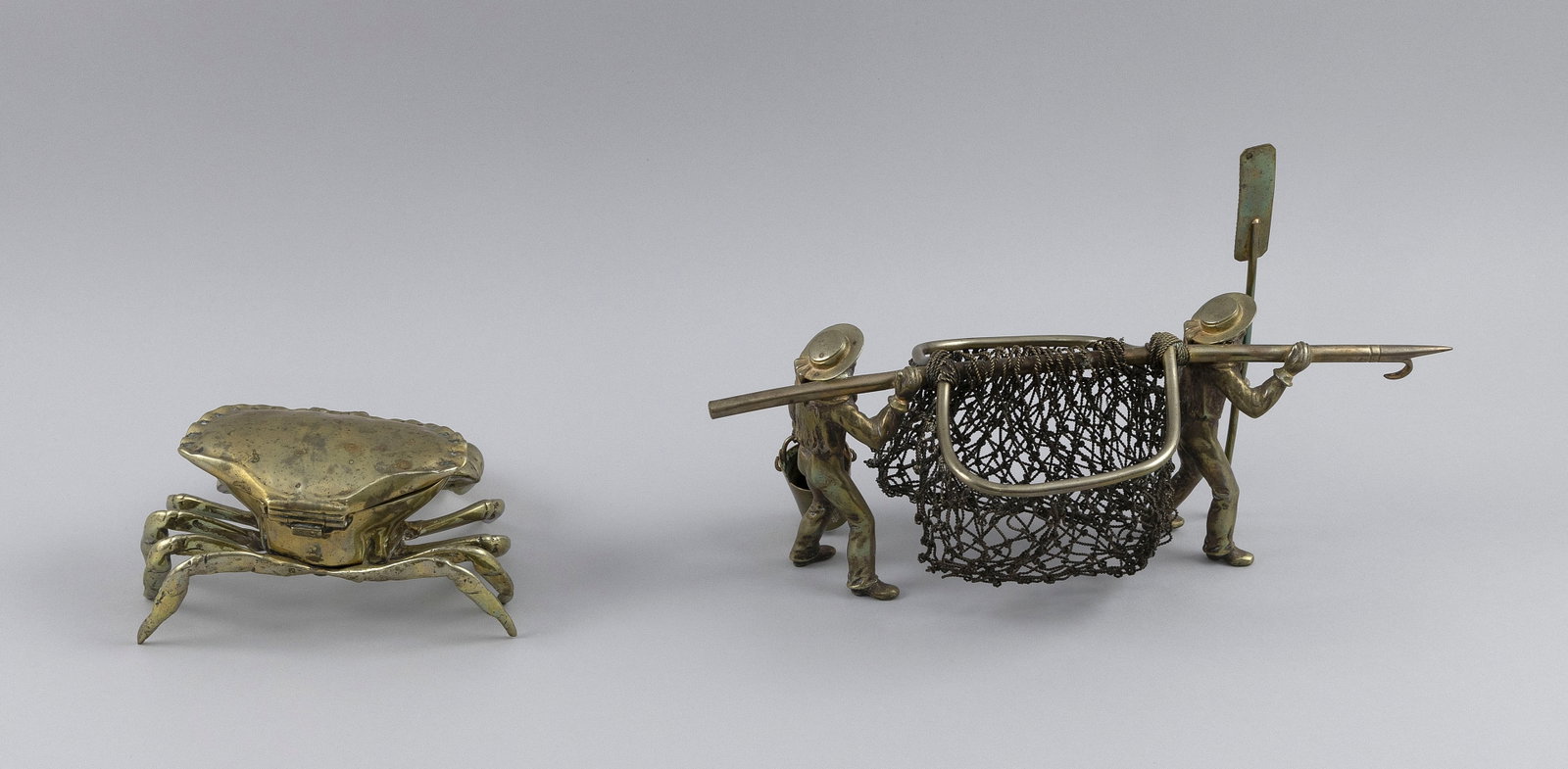 TWO BRASS DECORATIVE OBJECTS 20th Century - 3