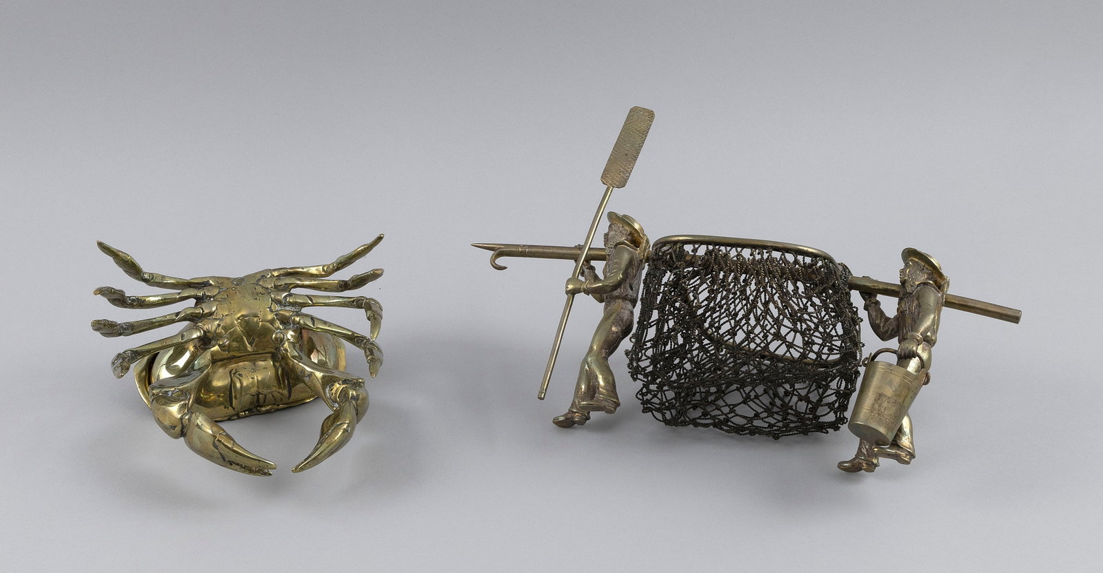 TWO BRASS DECORATIVE OBJECTS 20th Century - 5