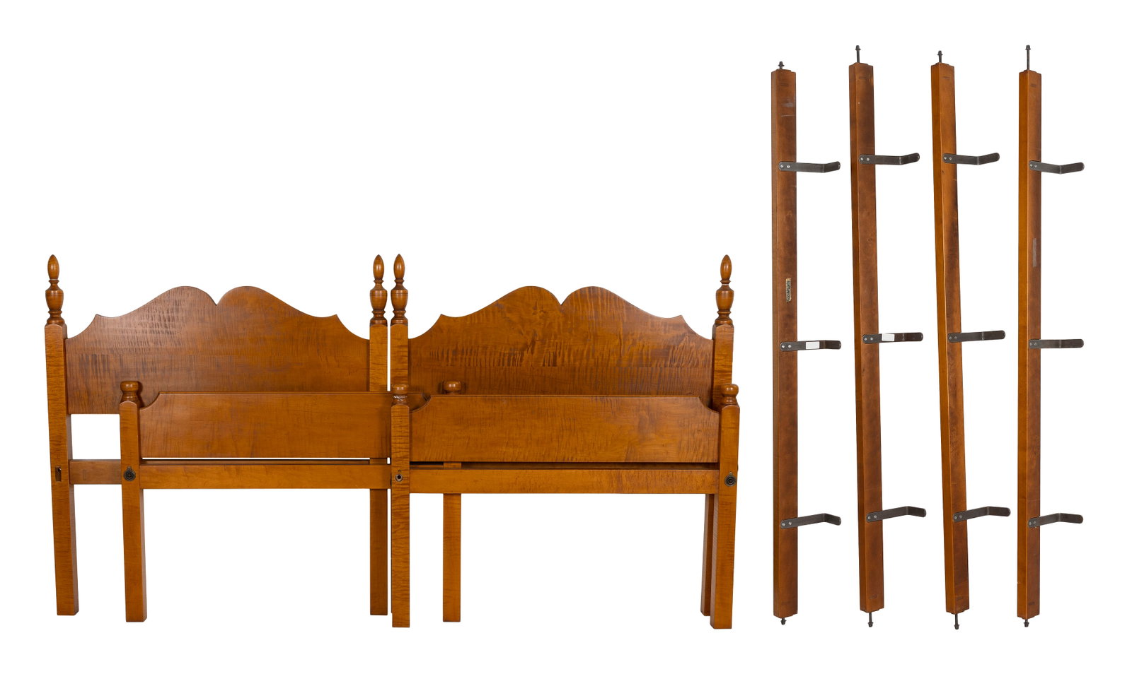 PAIR OF ELDRED WHEELER TIGER MAPLE TWIN BEDS Massachusetts, 20th Century Heights 47.5". Widths 43". (1 of 3)