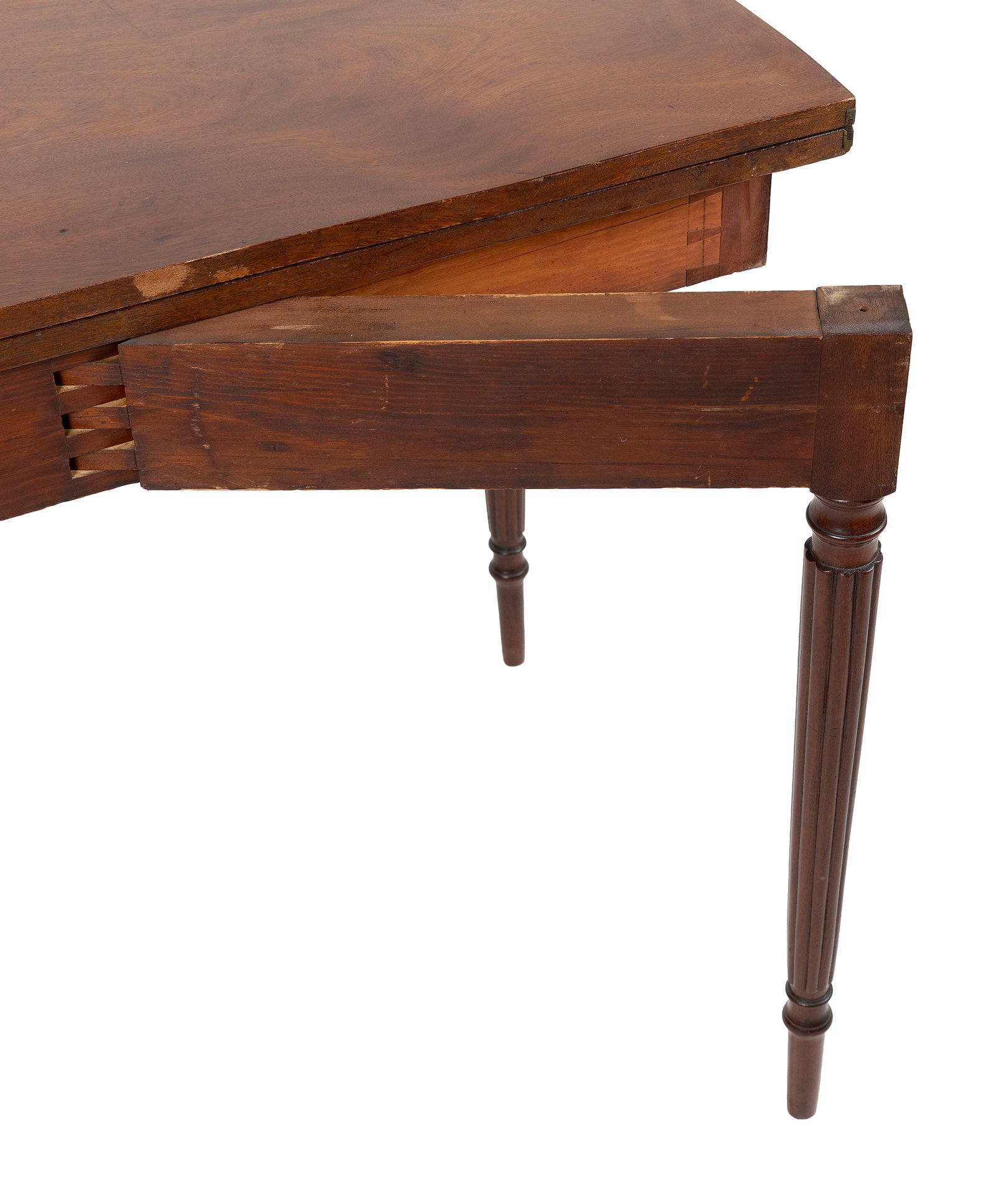 FEDERAL INLAID AND CARVED MAHOGANY CARD TABLE Massachusetts, Circa 1800 Height 29.5". Width 34". - 3