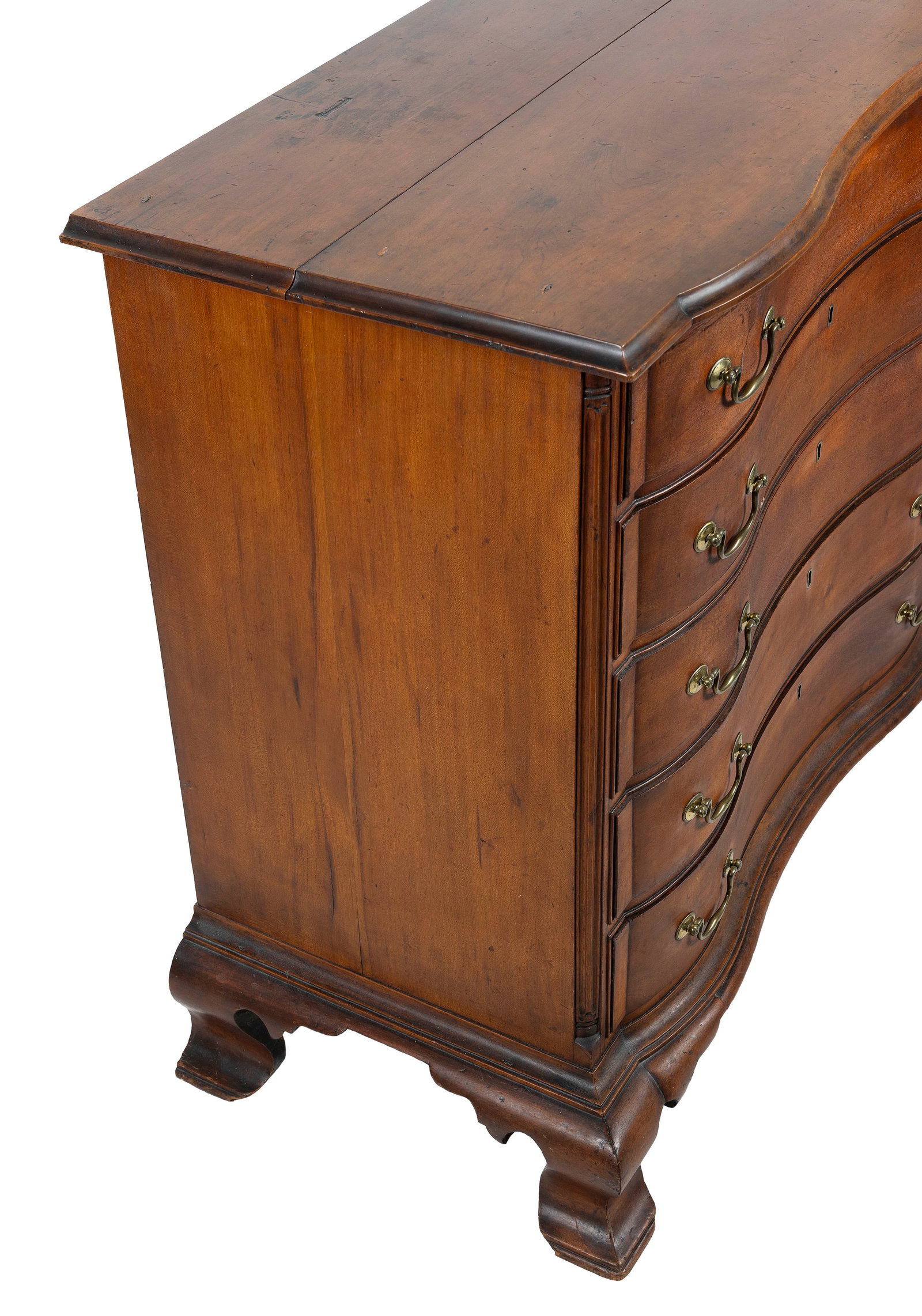 CHIPPENDALE CHERRY REVERSE-SERPENTINE CHEST OF DRAWERS Connecticut, probably Colchester Area, Circa - 4
