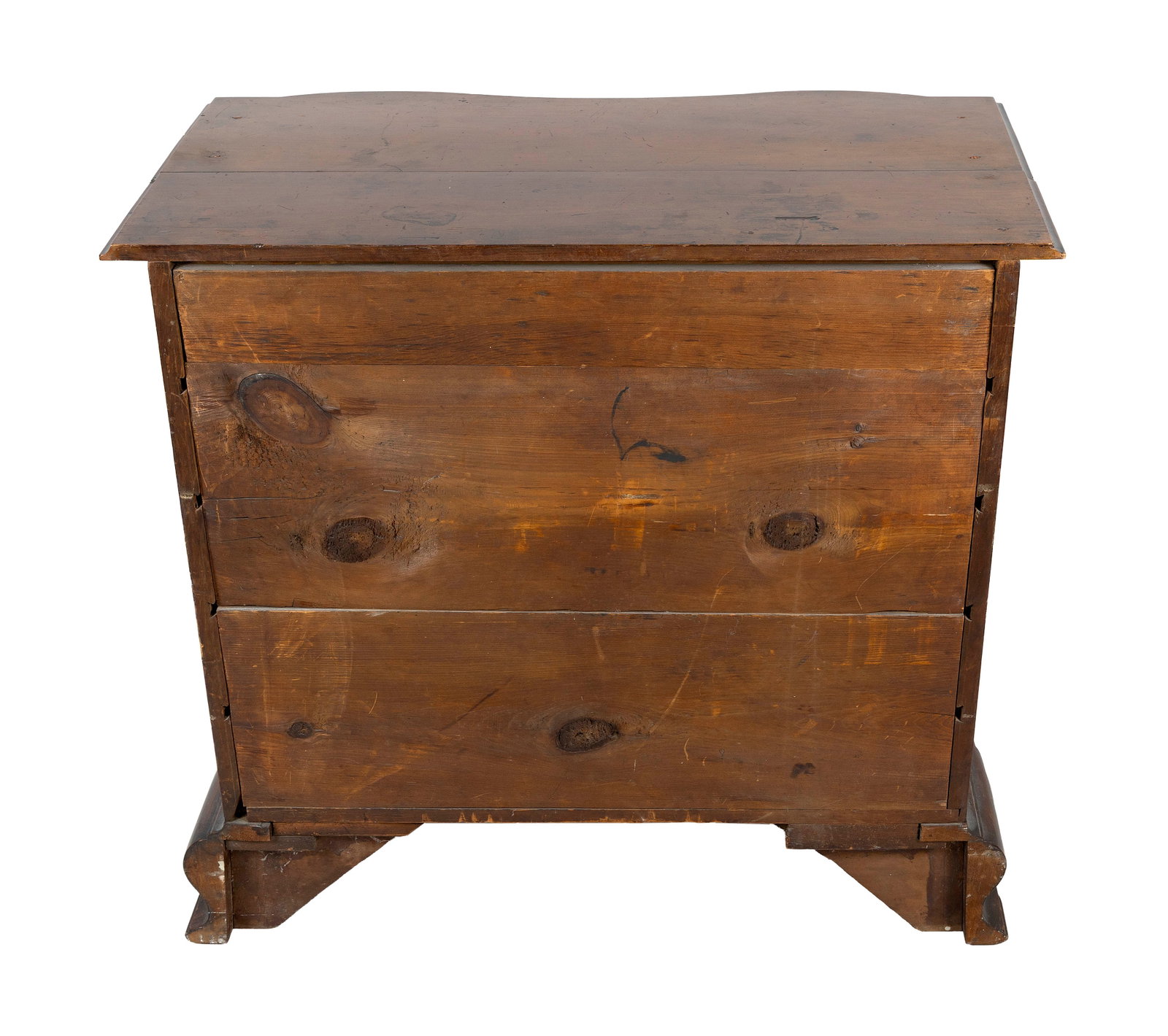 CHIPPENDALE CHERRY REVERSE-SERPENTINE CHEST OF DRAWERS Connecticut, probably Colchester Area, Circa - 5