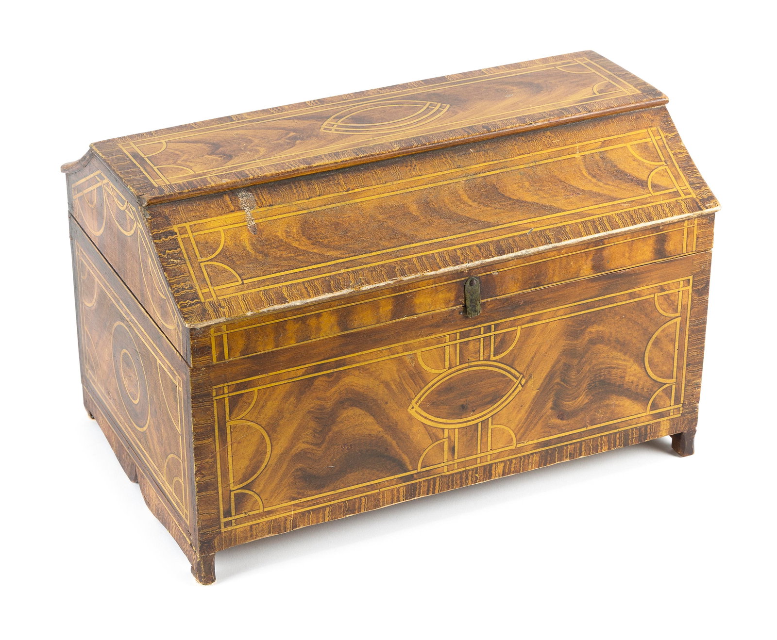UNUSUAL PAINT-DECORATED TRUNK, PROBABLY NEW HAMPSHIRE Circa 1822 Height 11.5". Width 17.75". Depth (1 of 6)