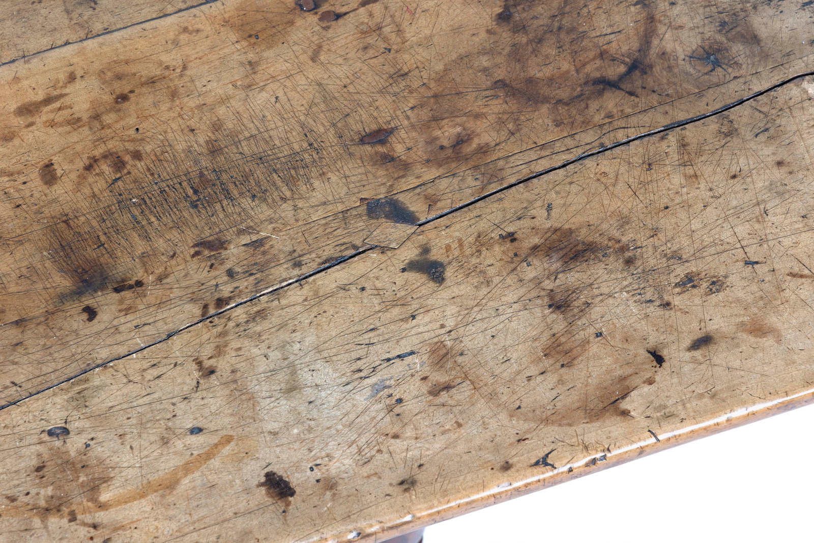 FINE WILLIAM AND MARY TAVERN TABLE New England, Circa 1710 Height 26". Top 50" x 29.75". - 3