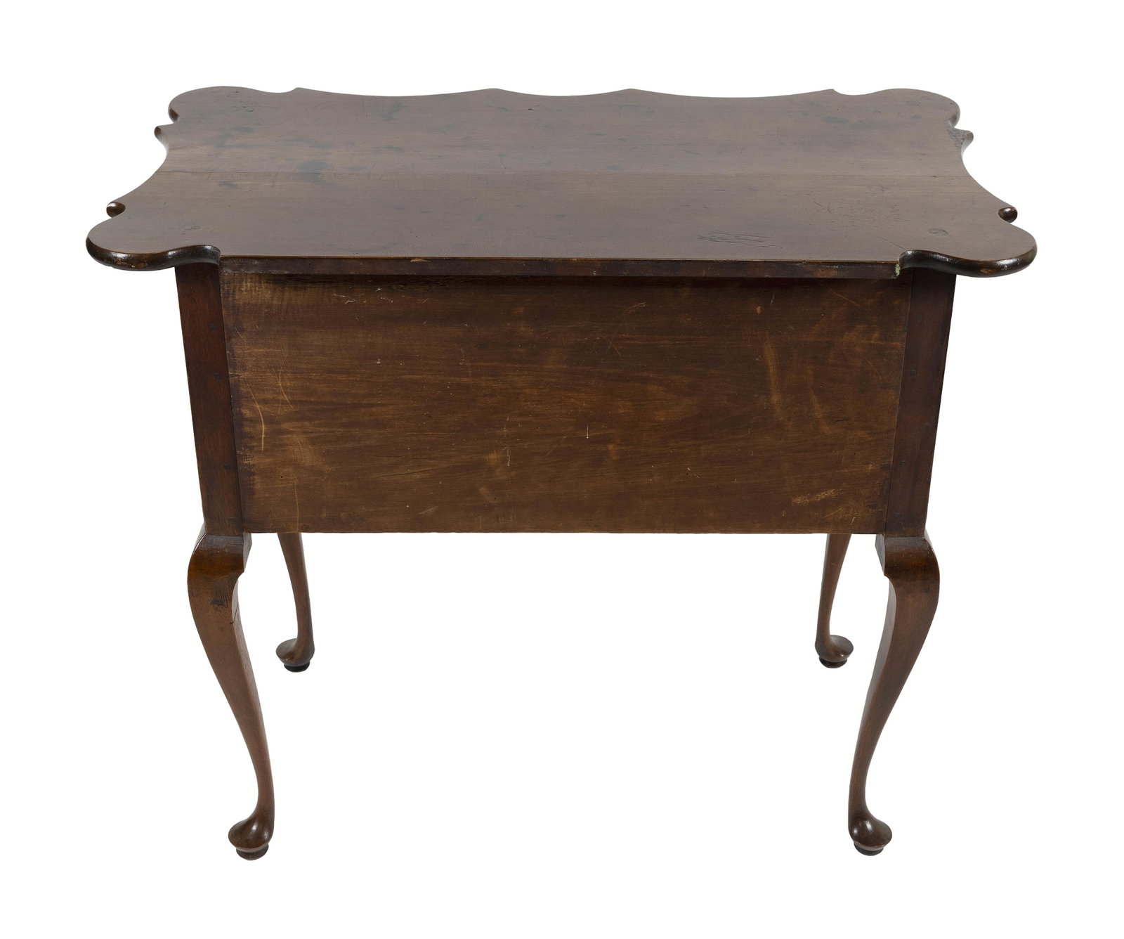 EXTREMELY RARE AND IMPORTANT QUEEN ANNE CHERRY DRESSING TABLE WITH SCALLOPED TOP Wethersfield Area, - 5