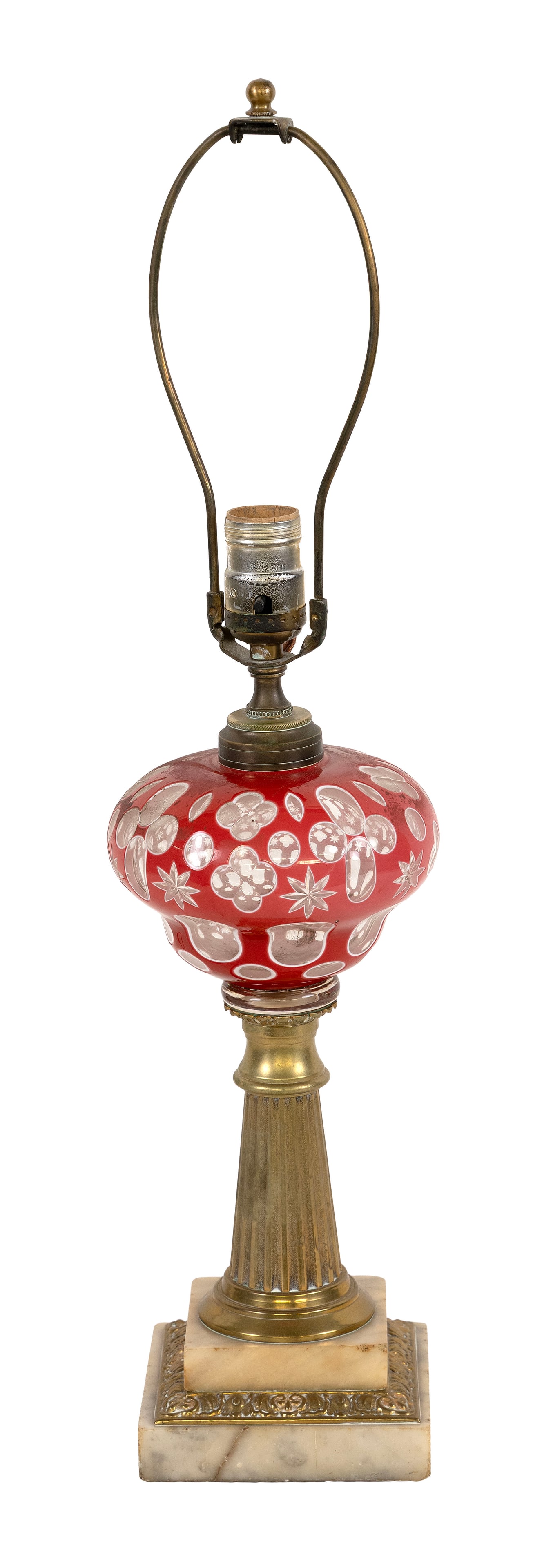 BOSTON AND SANDWICH GLASS COMPANY TRIPLE CUT OVERLAY GLASS LAMP Sandwich, Massachusetts, Mid-19th: BOSTON AND SANDWICH GLASS COMPANY TRIPLE CUT OVERLAY GLASS LAMP Sandwich, Massachusetts, Mid-19th Century Pigeon blood cut to white cut to clear font. Fluted brass stem. Stepped marble base with brass