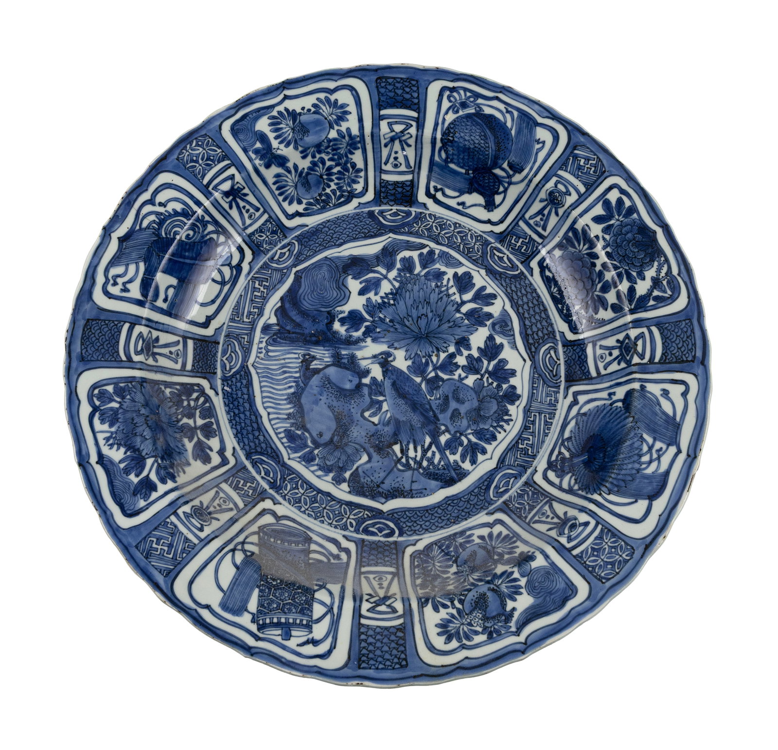 LARGE CHINESE BLUE AND WHITE KRAAK PORCELAIN DEEP DISH Wanli Period, Circa 1600 Diameter 20". (1 of 3)