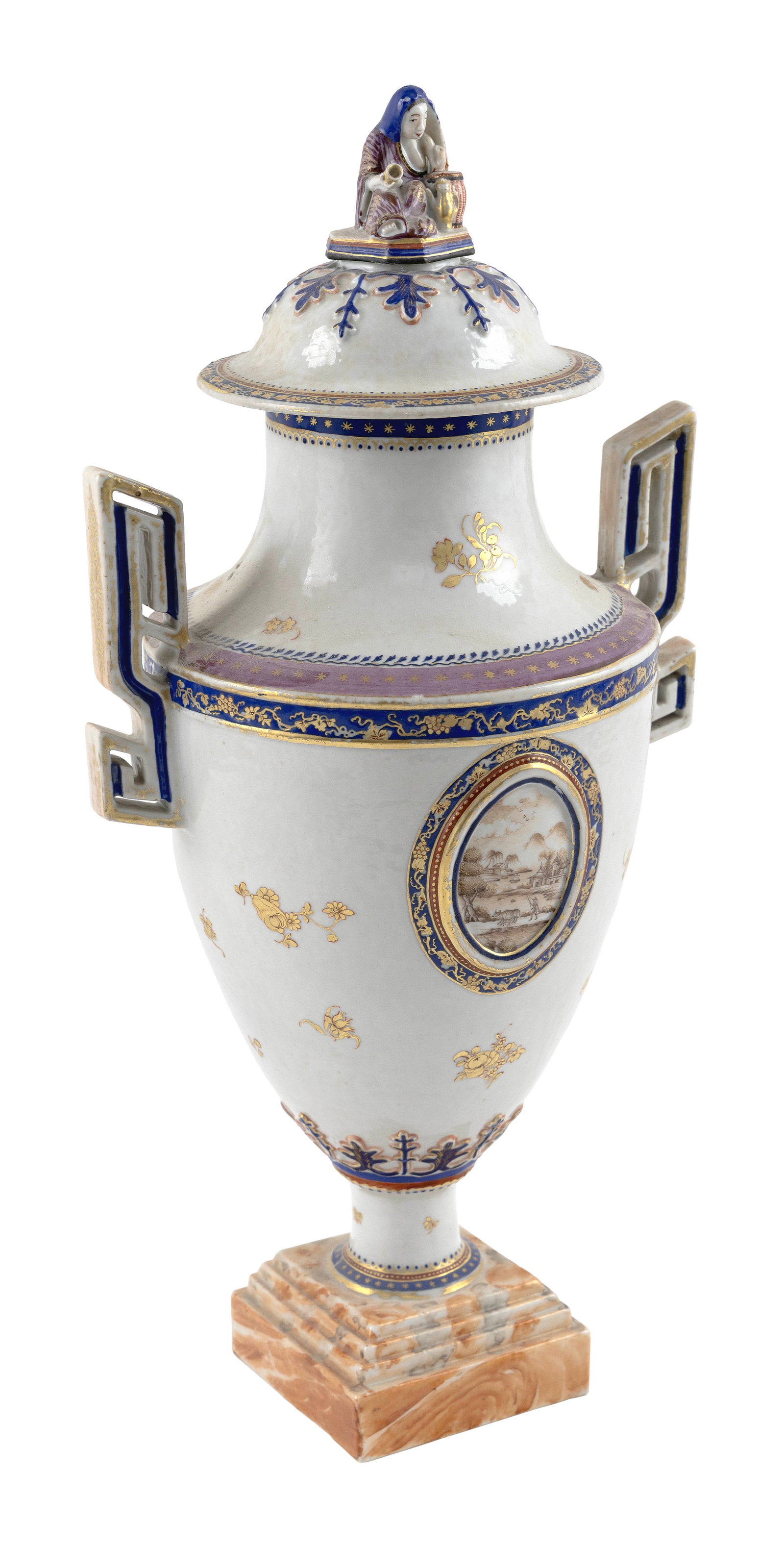 CHINESE EXPORT PORCELAIN COVERED MANTEL URN Late 18th/Early 19th Century Height 18.5". (1 of 4)