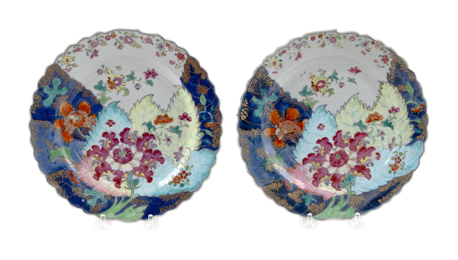 PAIR OF CHINESE EXPORT TOBACCO LEAF PATTERN PORCELAIN PLATES 18th Century Diameters 9".: PAIR OF CHINESE EXPORT TOBACCO LEAF PATTERN PORCELAIN PLATES 18th Century Diameters 9". Provenance: The Estate of Dr. William E. Strole, Jr. of Boston.