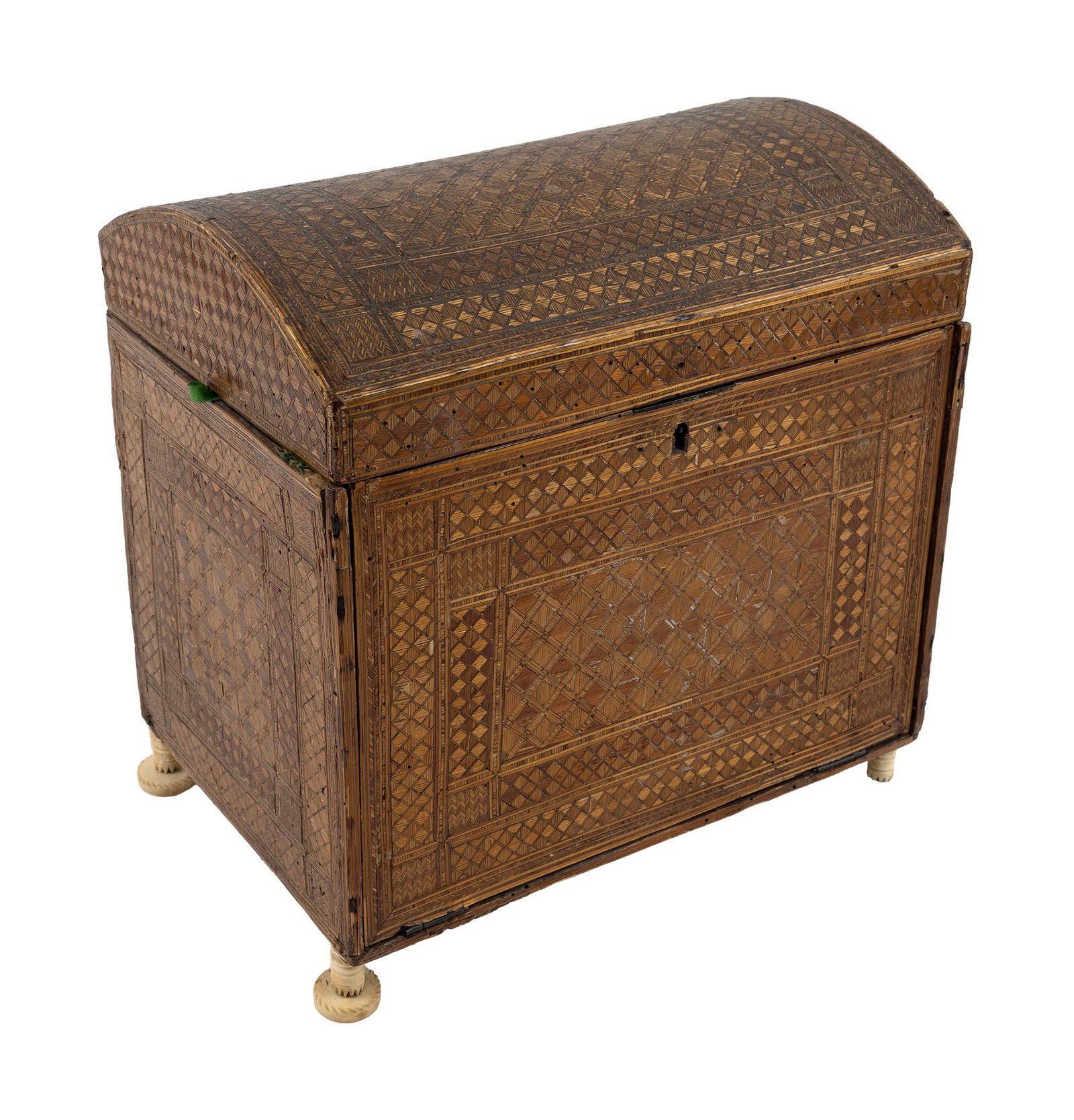 NAPOLEONIC PRISONER-OF-WAR STRAW WORK BOX Britain/France, Early 19th Century Height 11.25". Width (1 of 2)
