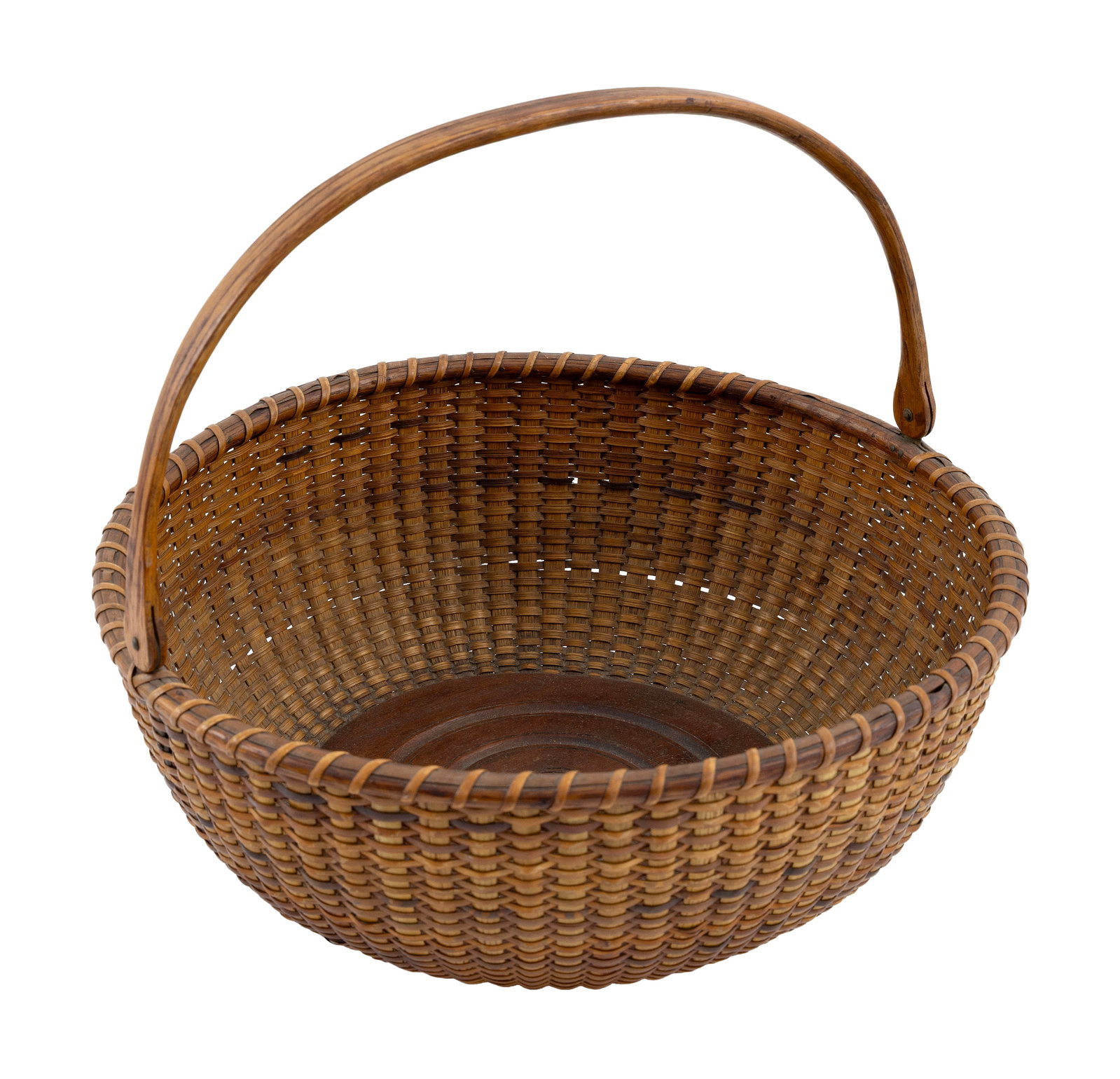 NANTUCKET BASKET Late 19th/Early 20th Century Height to rim 4.75". Diameter 12.25". (1 of 2)