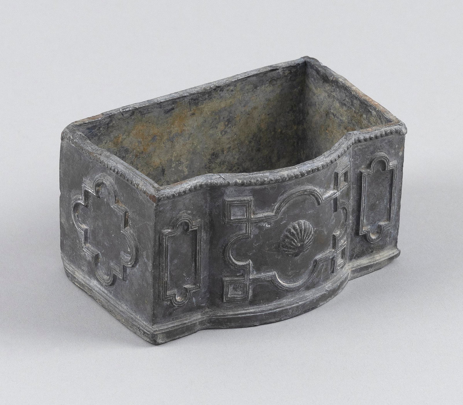 KENNETH LYNCH & SONS MINIATURE LEAD PLANTER Wilton, Connecticut, First Half of the 20th Century (1 of 5)