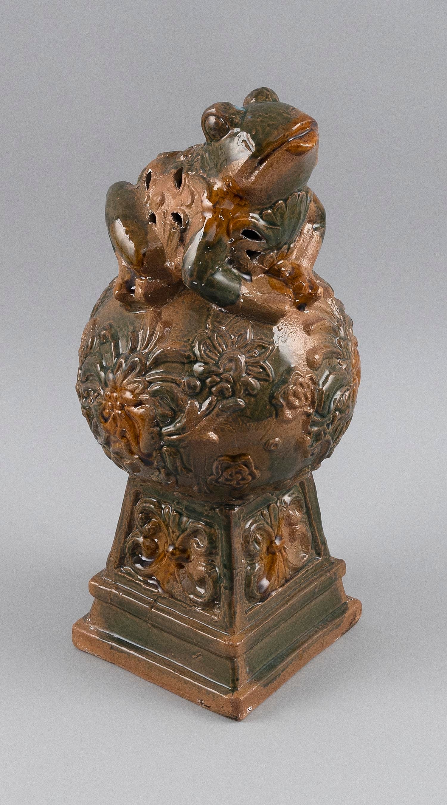 MAJOLICA GARDEN ORNAMENT Early 20th Century Height 14". (1 of 5)