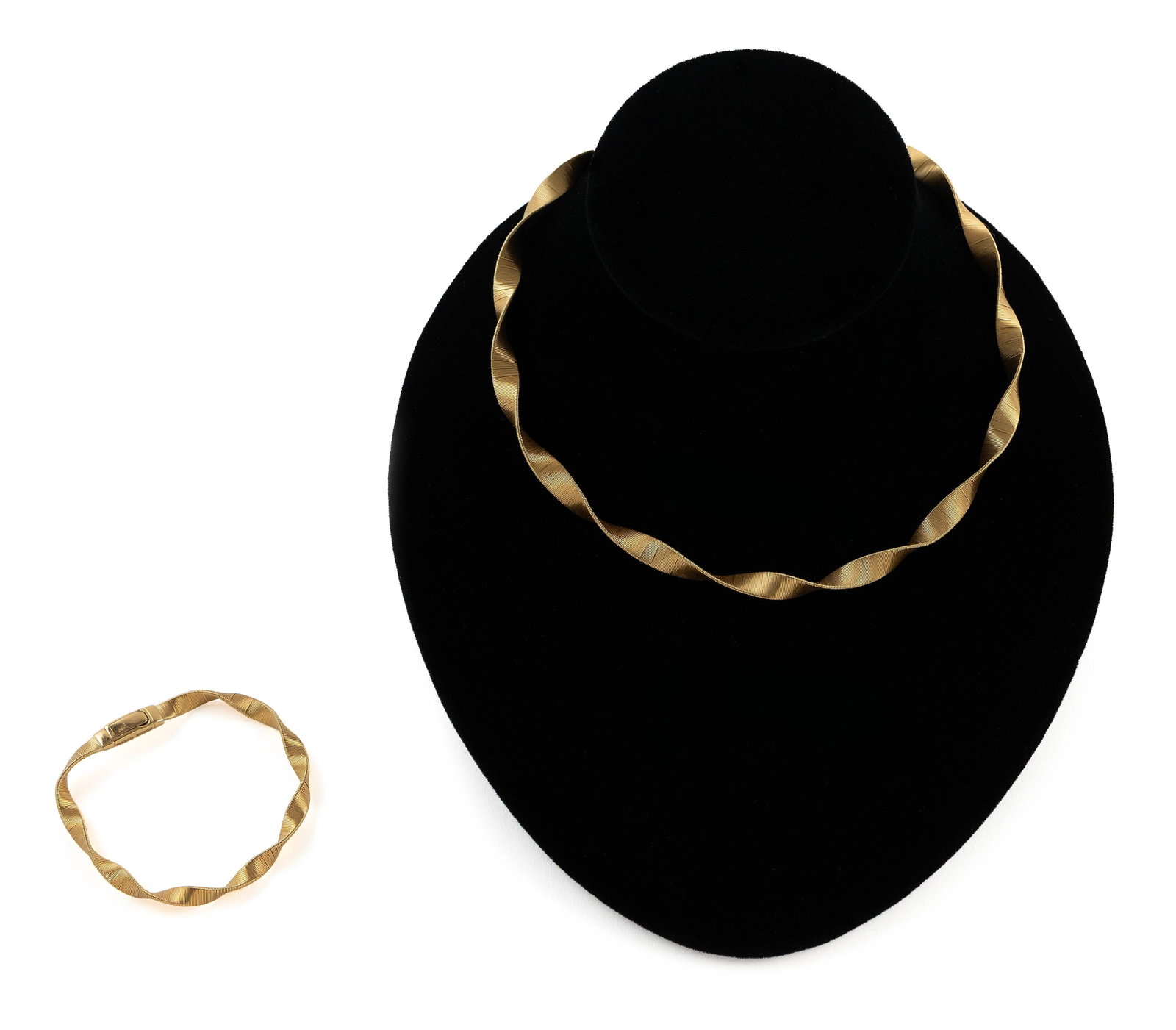 18KT YELLOW GOLD NECKLACE AND MATCHING BRACELET Approx. 51.9 total dwt. (1 of 3)